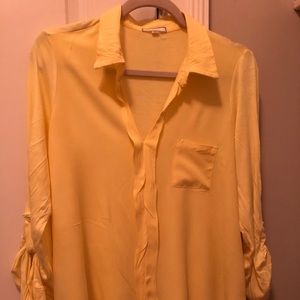 Light yellow collard top